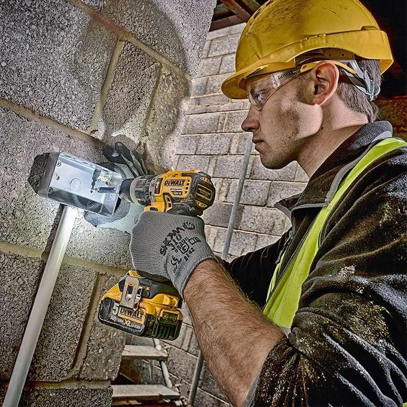 Perceuse-visseuse à percussion 18V DEWALT DCD796N-XJ Brushless